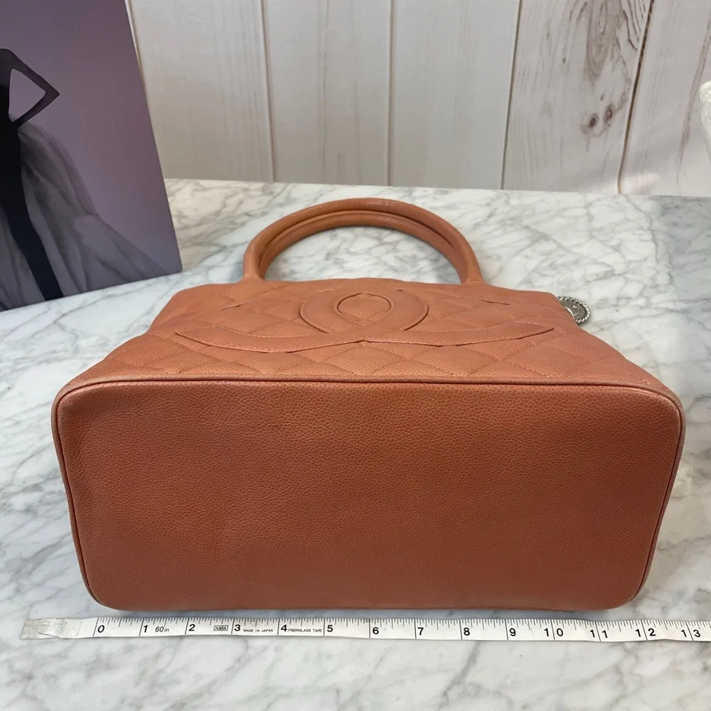 CHANEL tote crafted